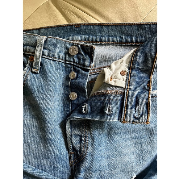 Levi’s Jeans 501 Skinny - Medium Wash - Size 28 - Picture 3 of 4